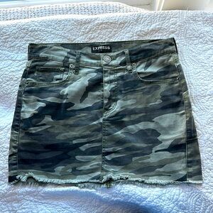 EXPRESS camo mini skirt
